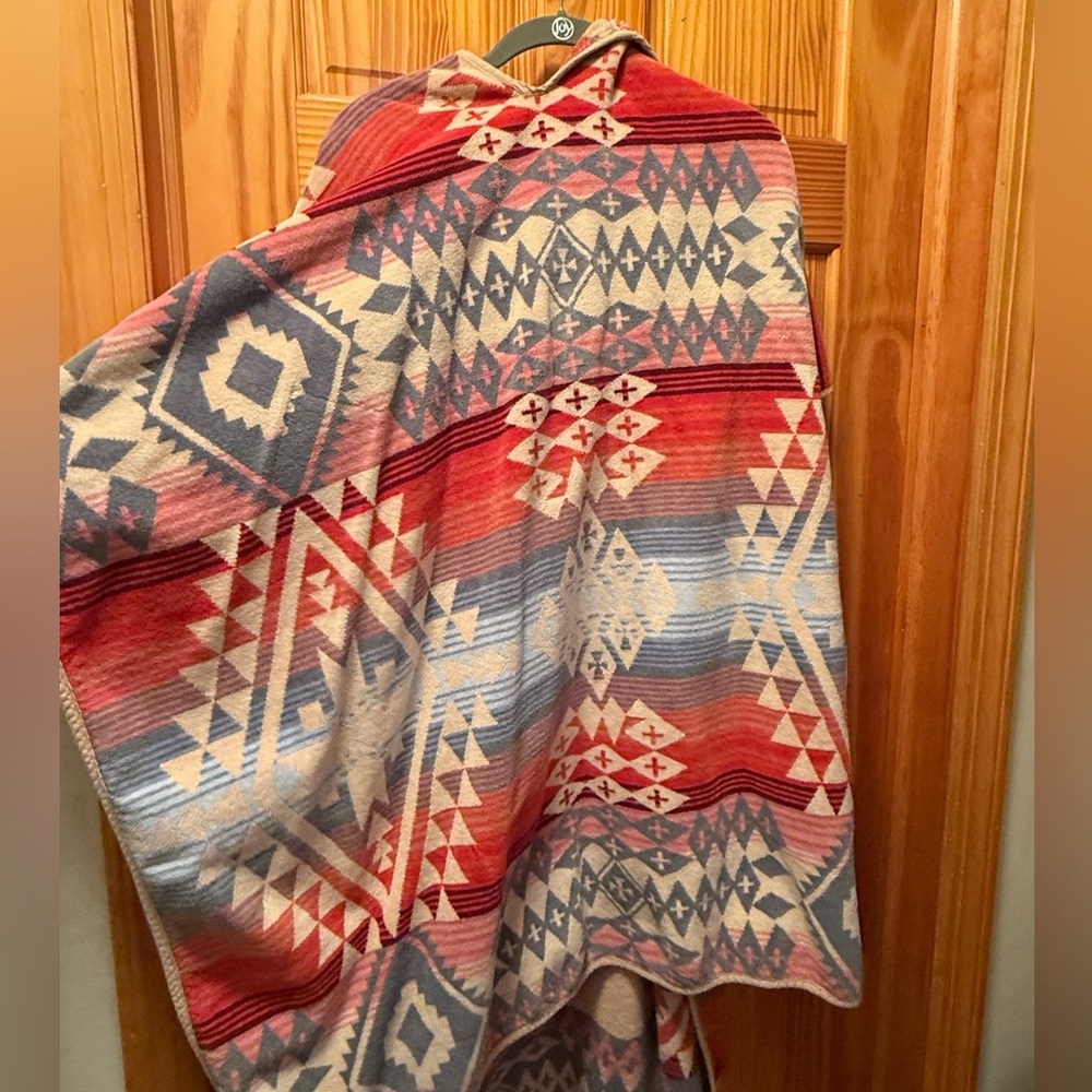 Penningtons Red and Blue Patterned Bath Wrap